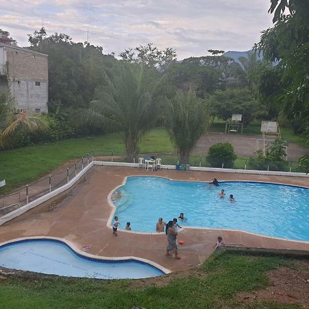 Villa Aurora Melgar Exterior photo