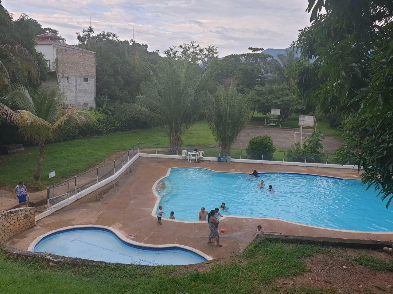 Villa Aurora Melgar Exterior photo